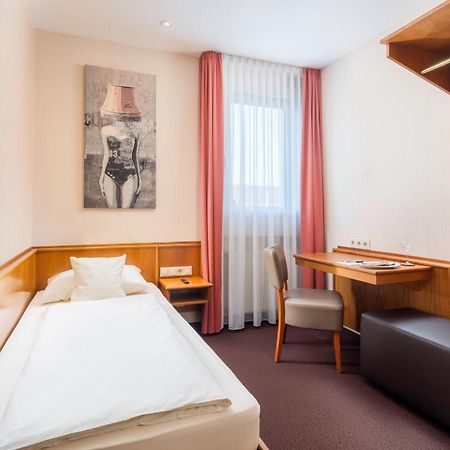 Hotel Straubs Schoene Aussicht Klingenberg am Main Extérieur photo