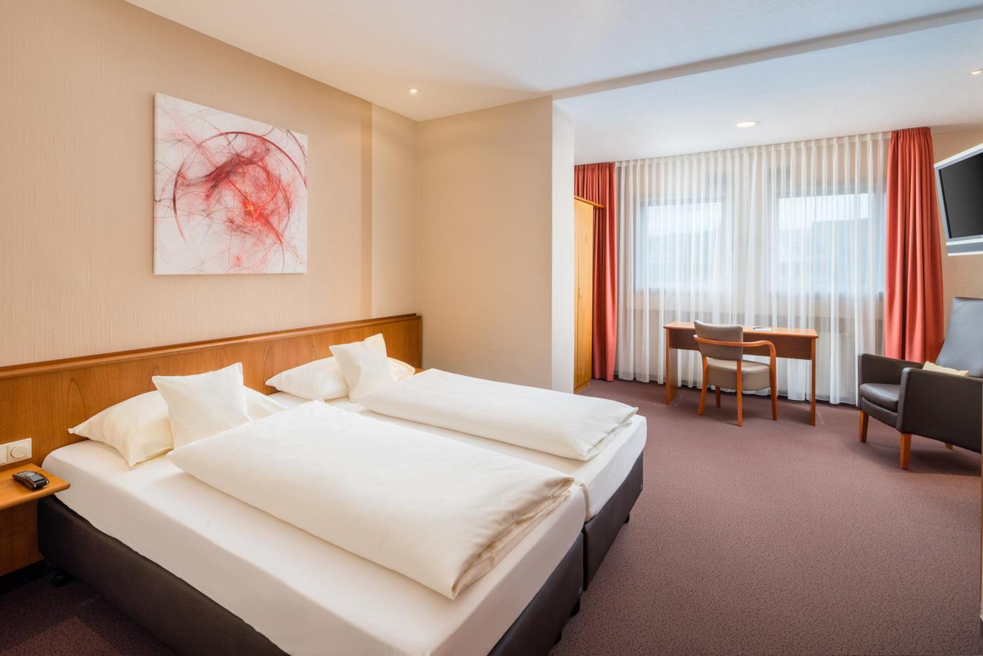 Hotel Straubs Schoene Aussicht Klingenberg am Main Extérieur photo